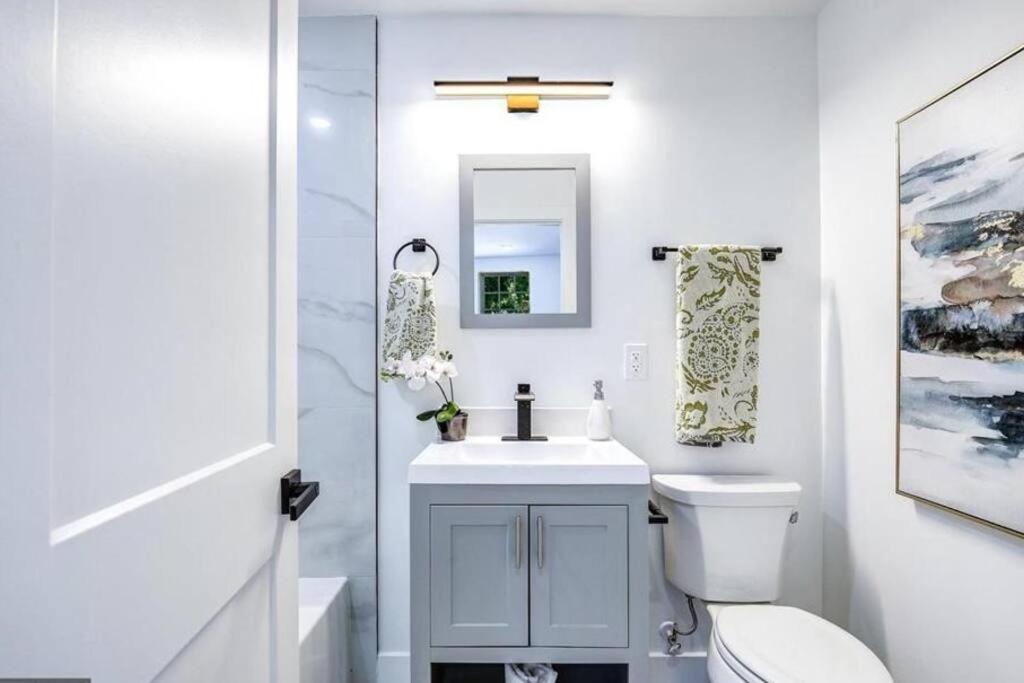 Lux Capitol Hill Vacation Home, In-House Services Washington Exterior foto